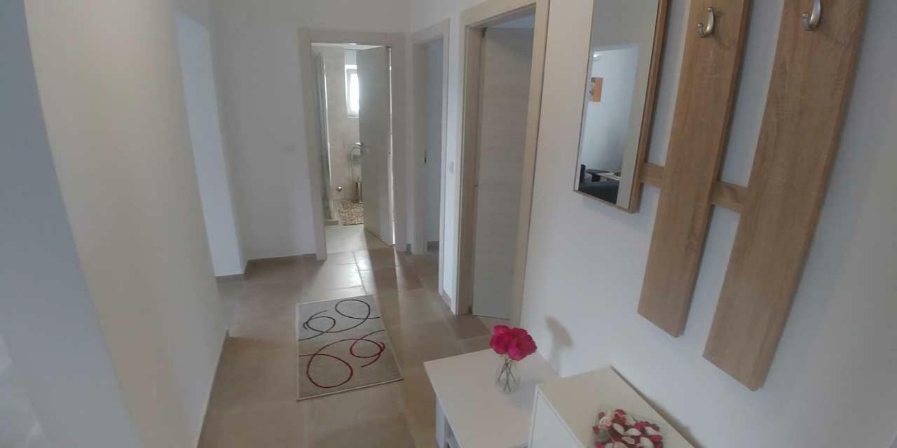 Apartments Ibis Čižići Exteriör bild