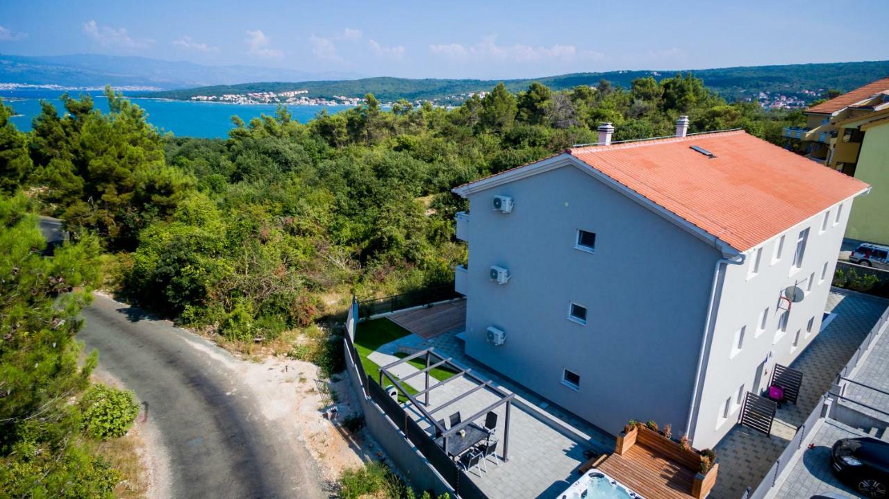 Apartments Ibis Čižići Exteriör bild