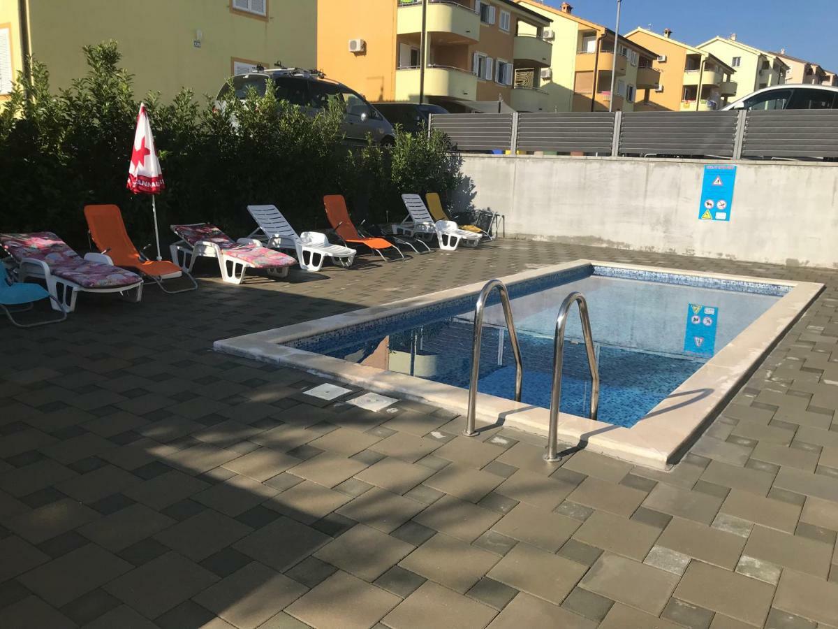 Apartments Ibis Čižići Exteriör bild